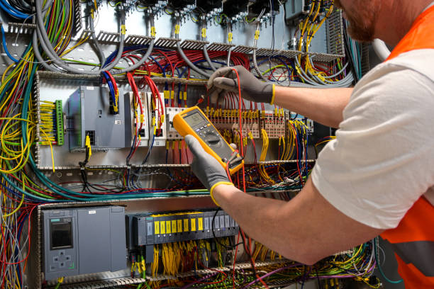 Best Licensed Electrician  in Garnett, KS